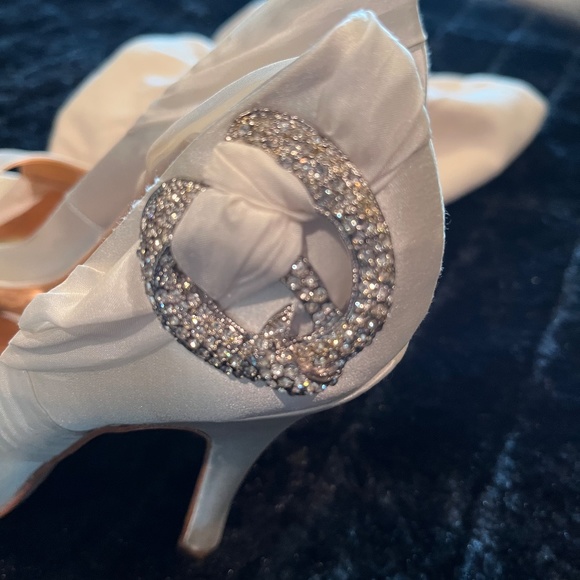 NIB Badgley Mischka Eavan Open Toe Wedding White Satin Pumps/Heels - Picture 5 of 13